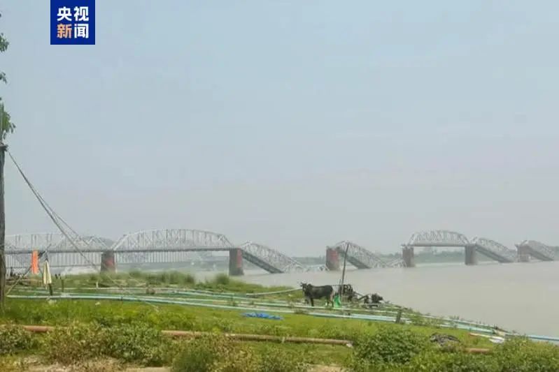 Collapsed buildings in Mandalay