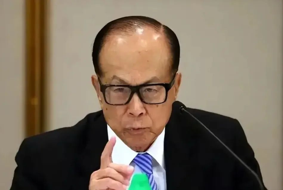 Li Ka-shing Ports Sale